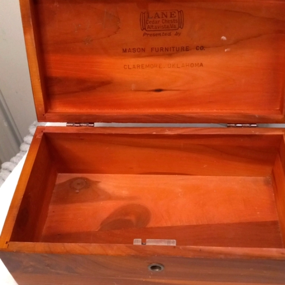 Lane Wooden Box Size 9" X 5" - Picture 5 of 8